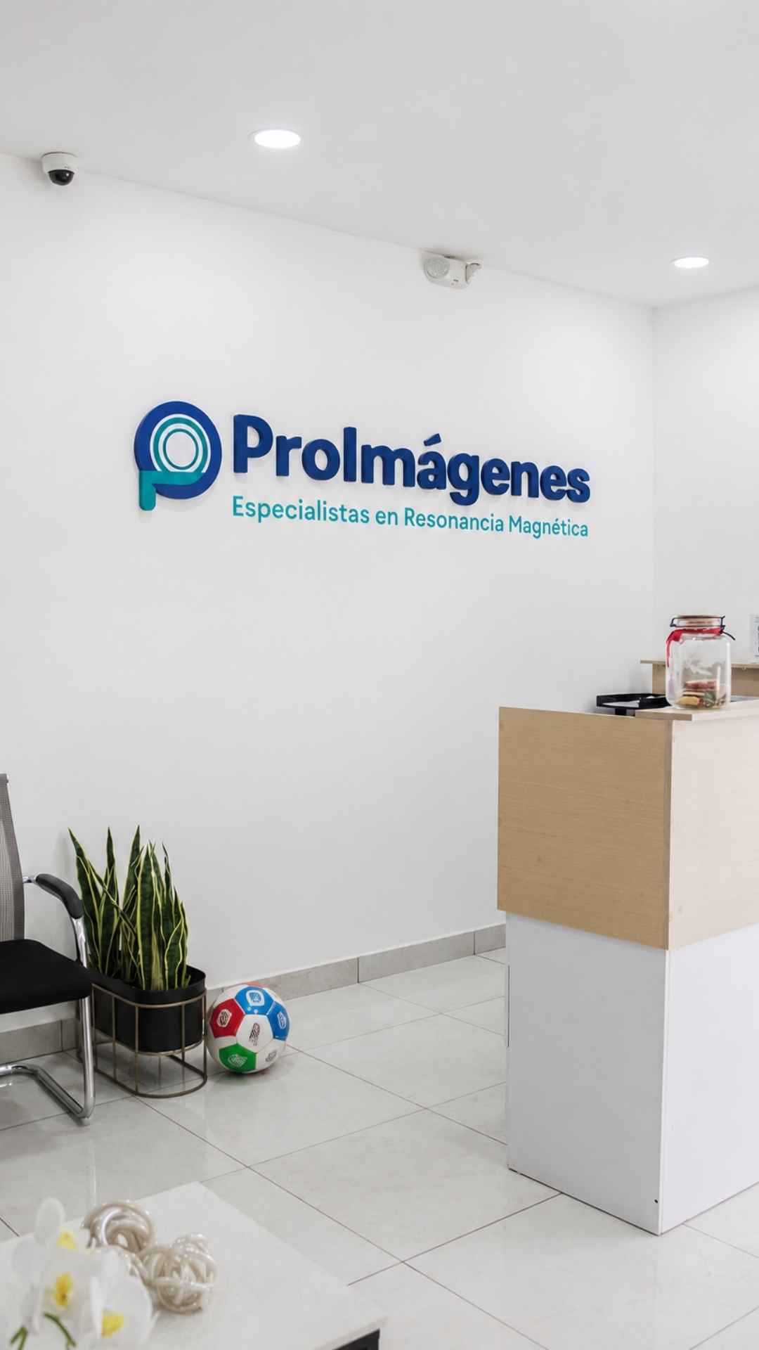 Instagram story created for Pro Imágenes